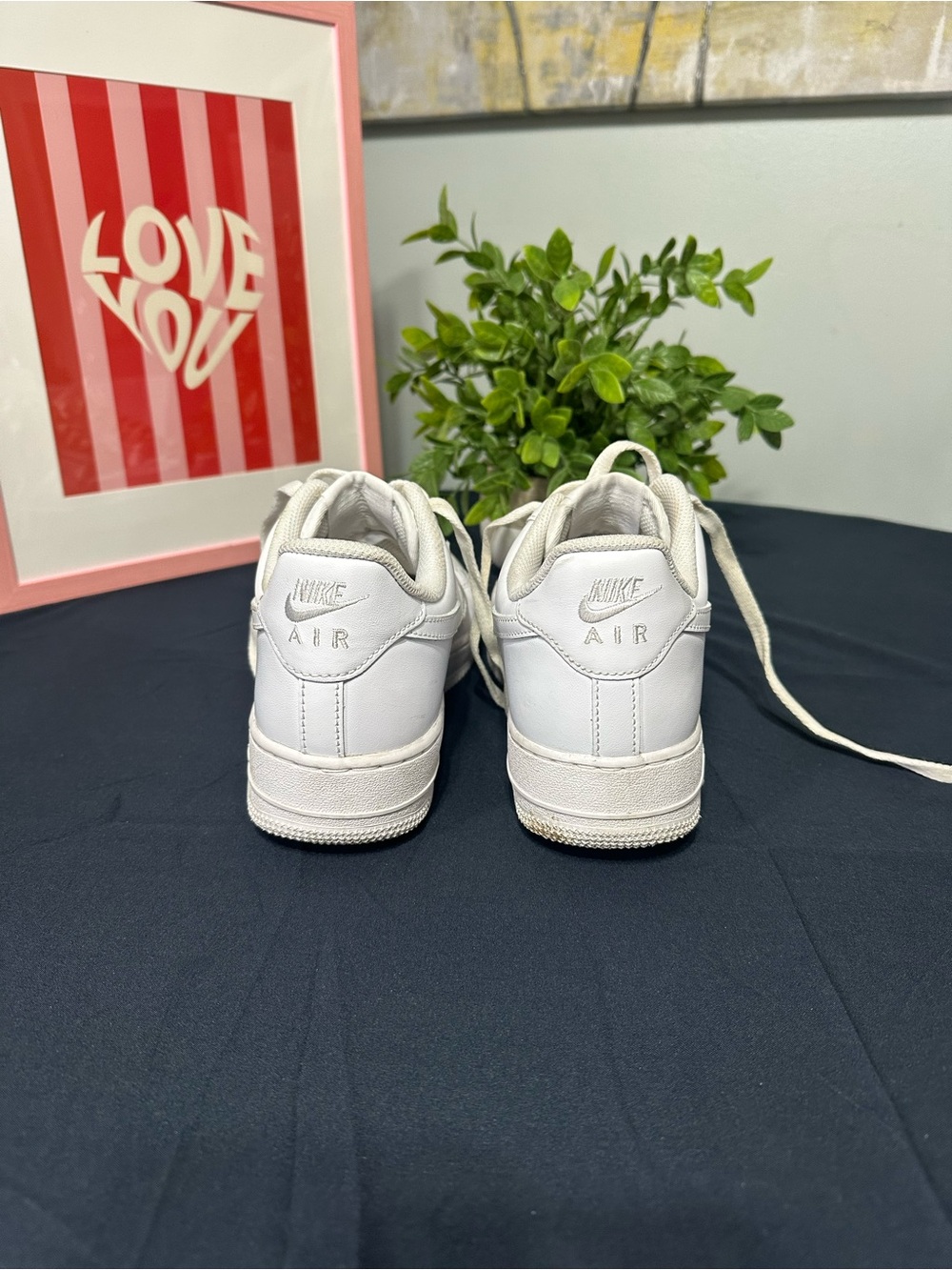 Nike Men's White Leather Low-Top Sneakers - Picture 3 of 9